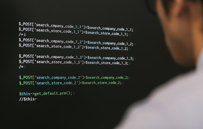 プログラミングスキルが就職へ有利になる理由｜スキルの取得方法も紹介